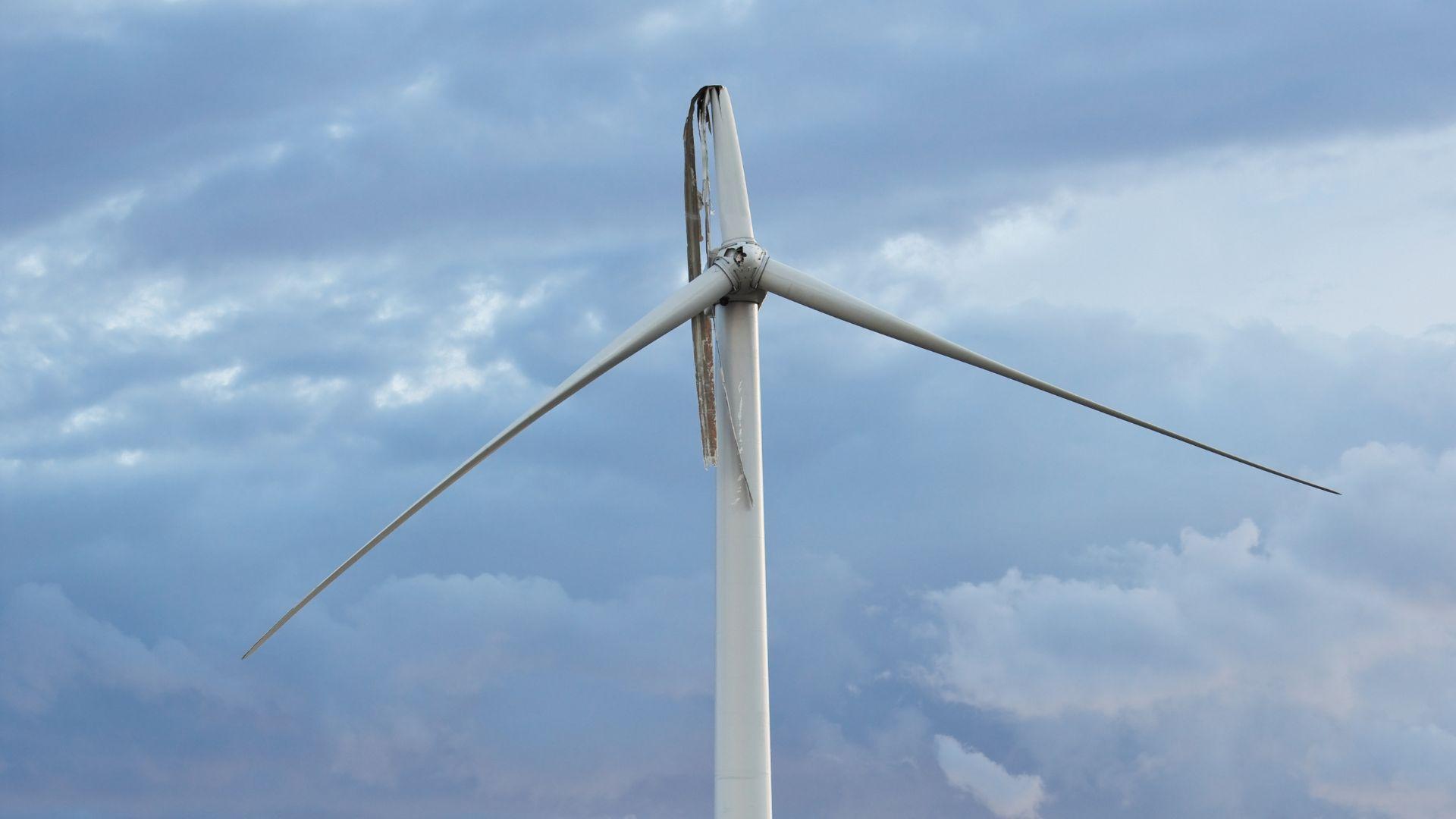 Damaged wind turbine