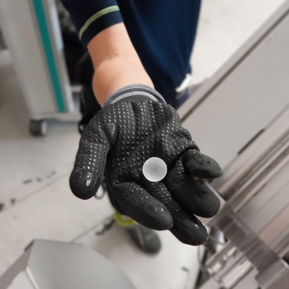 New sensor generation was testet in a hail impact simulation.