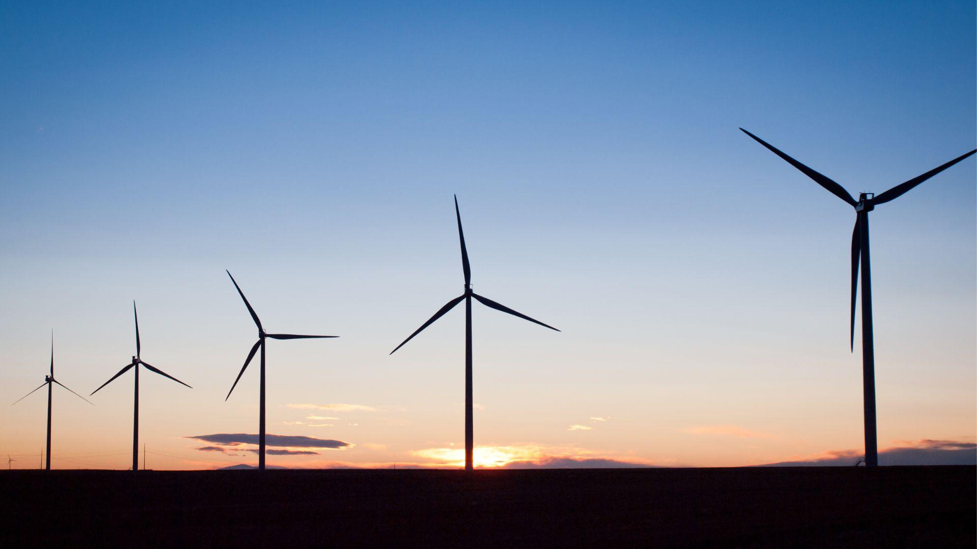 Lightning and damage detection on a wind farm in Uruguay. Copyright: arinahabich/Getty Images